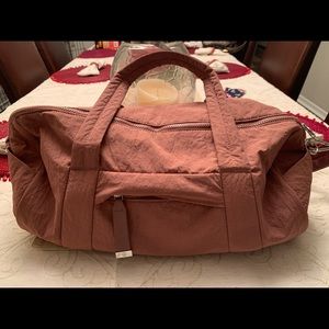 Lulu lemon On my level barrel bag